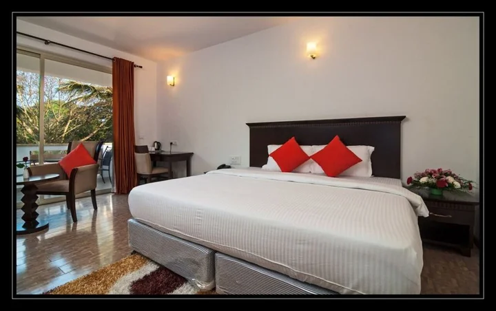 Анджуна: Hotel Meraden Opus