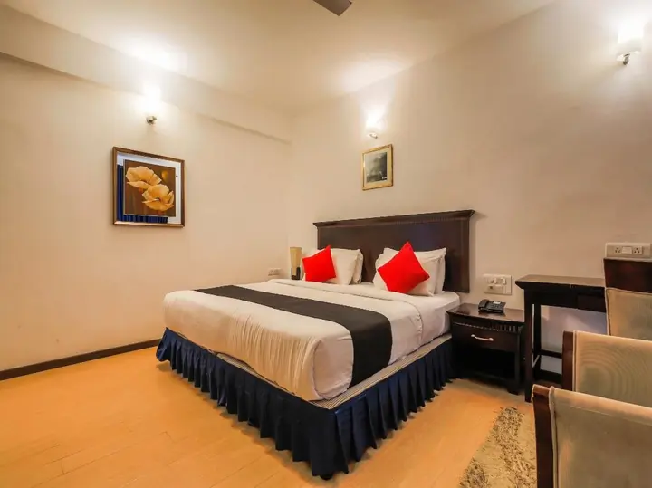 Анджуна: Hotel Meraden Opus