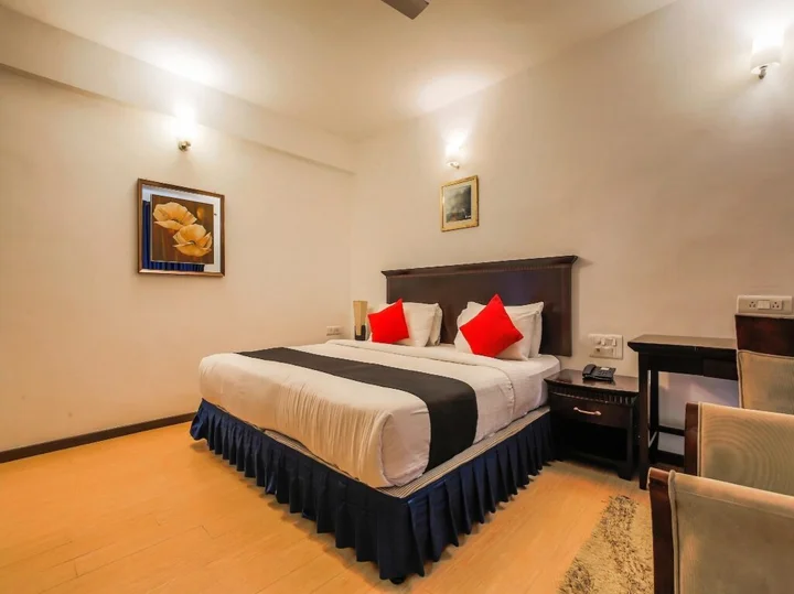 Анджуна: Hotel Meraden Opus