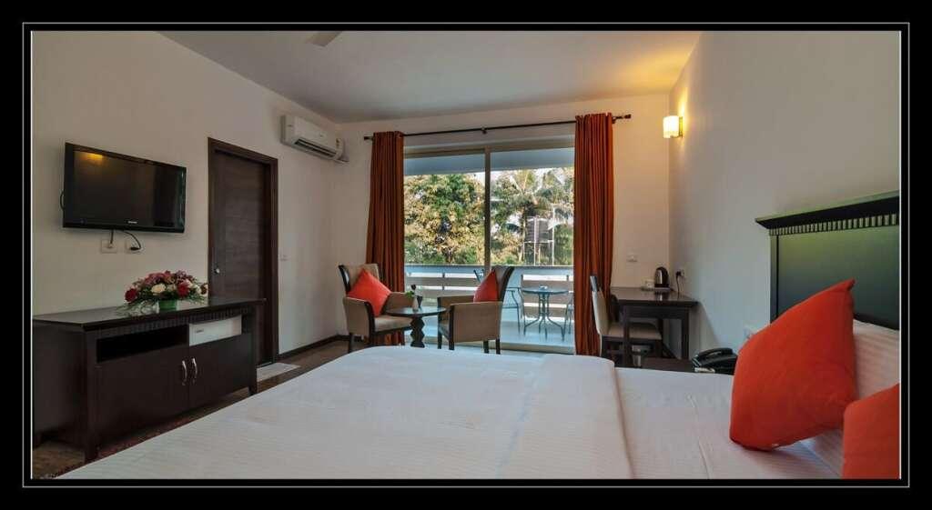 Анджуна: Hotel Meraden Opus
