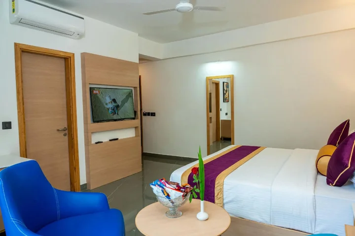 Анджуна: Hotel Meraden Opus