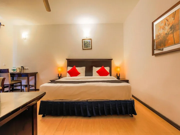 Анджуна: Hotel Meraden Opus
