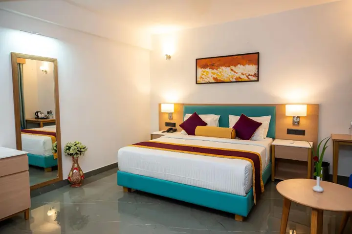 Анджуна: Hotel Meraden Opus