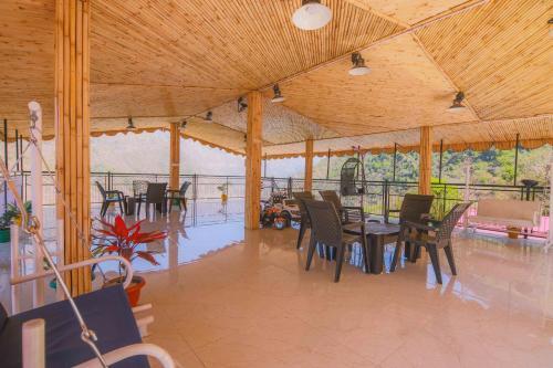 Массури: V Resorts Albert Lodge Mussoorie