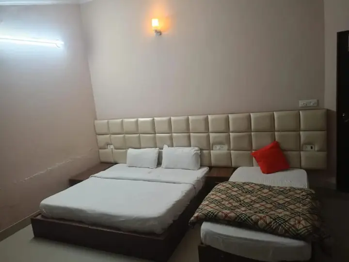 Дехрадун: Hotel Queens Pearl Inn