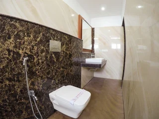 Eraniel: Hotel Maadhini