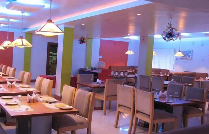 Банкура: Hotel Saptaparna