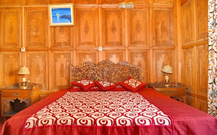 Шринагар: De Laila Houseboats Srinagar