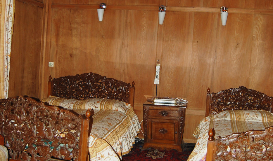 Шринагар: Aristotle Houseboat
