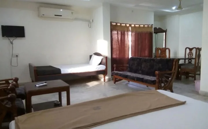 Тирупати: Collection O Poojith Residency