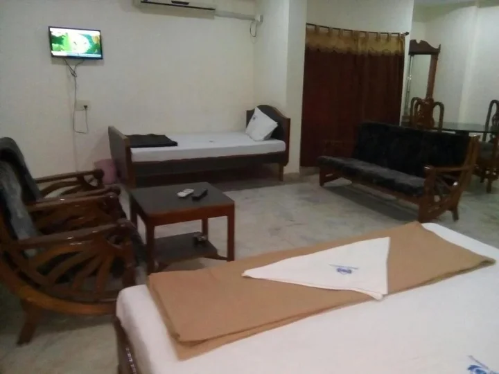 Тирупати: Collection O Poojith Residency