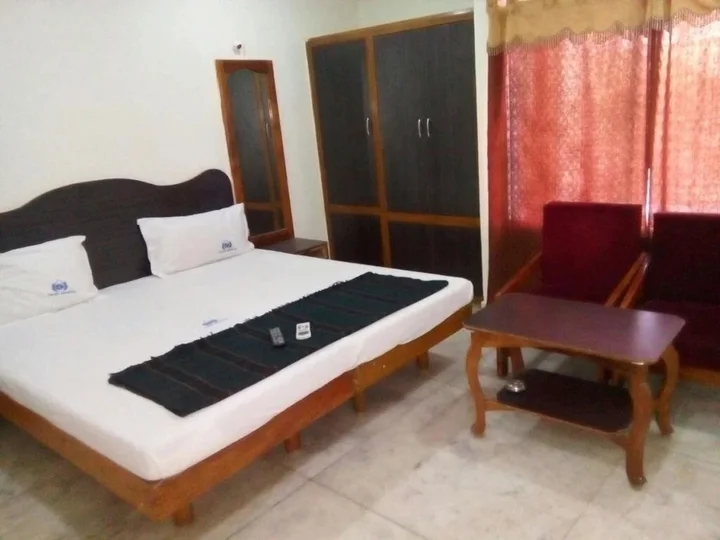 Тирупати: Collection O Poojith Residency