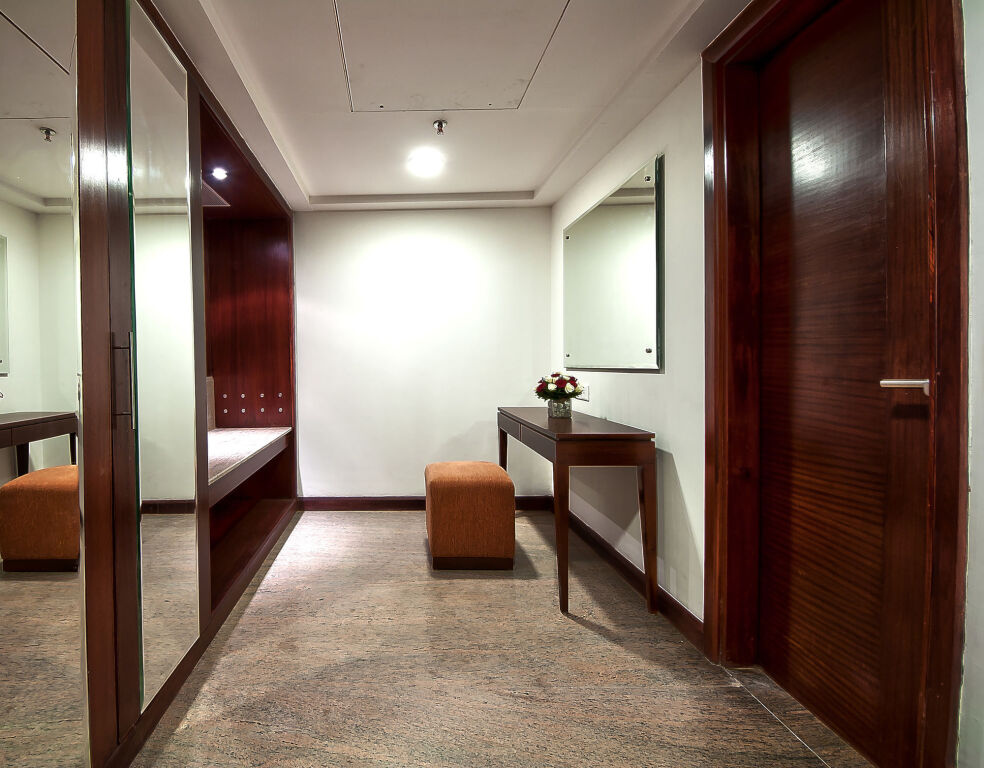 Зиракпур: Golden Plaza Hotel