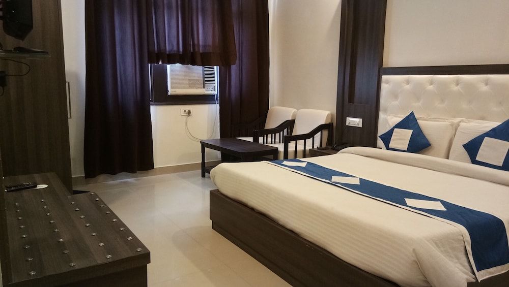 Катра: Hotel Krishna