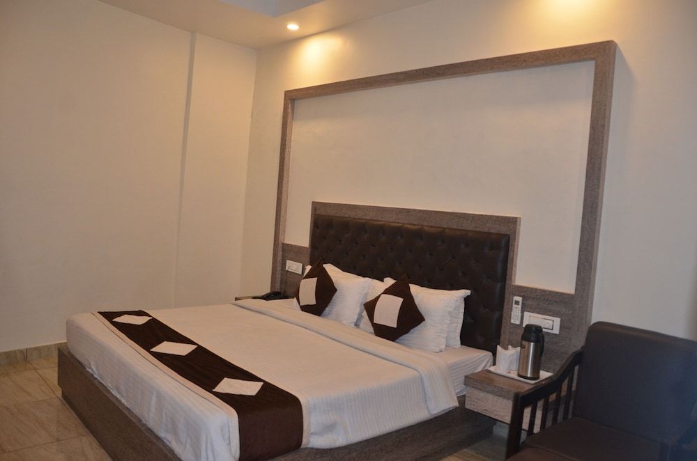 Катра: Hotel Krishna