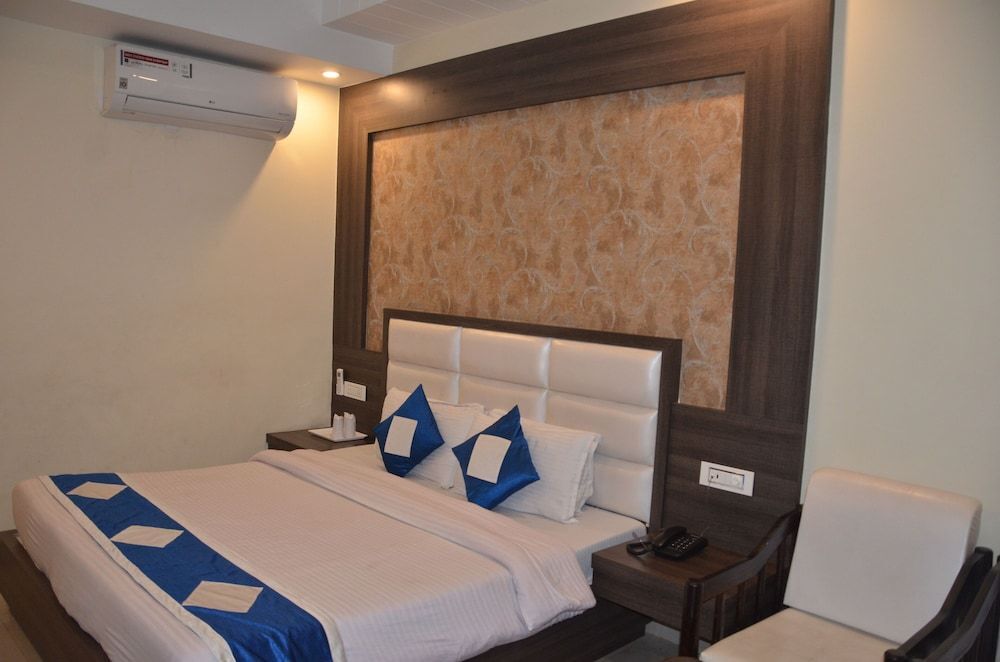 Катра: Hotel Krishna