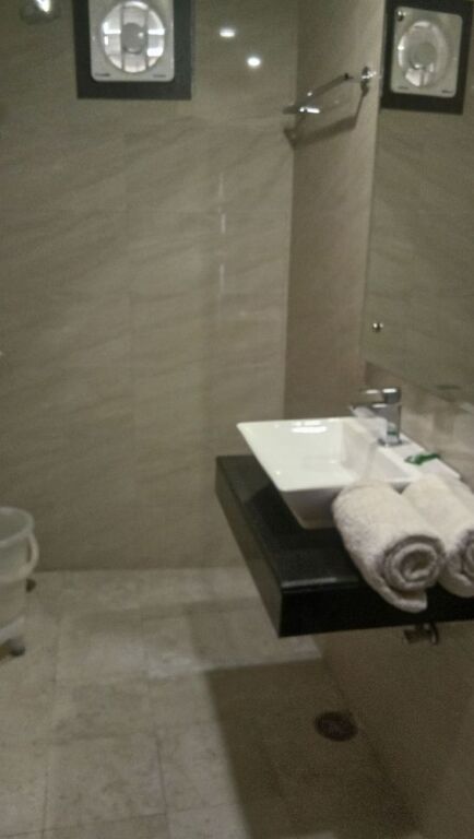 Катра: Hotel Krishna