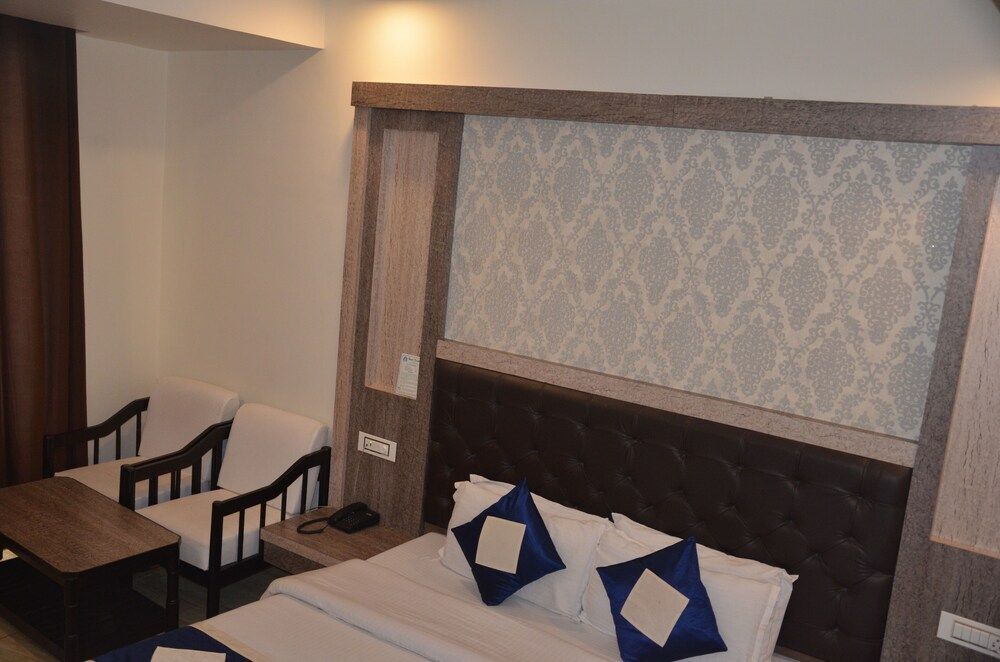 Катра: Hotel Krishna