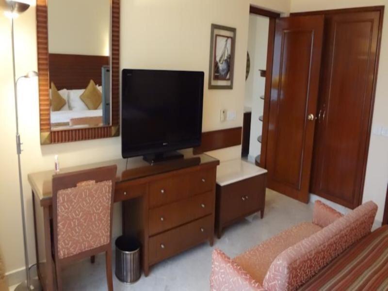 Мумбаи: The Lalit Residency Mumbai