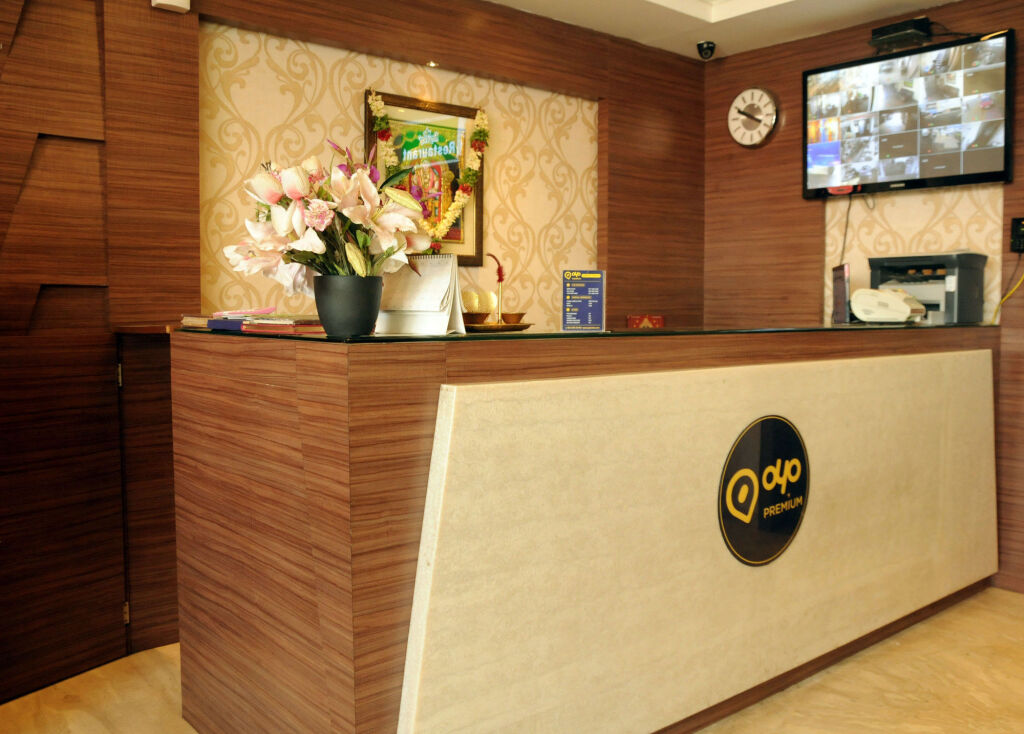 Коимбатур: OYO 1181 SBS Grand