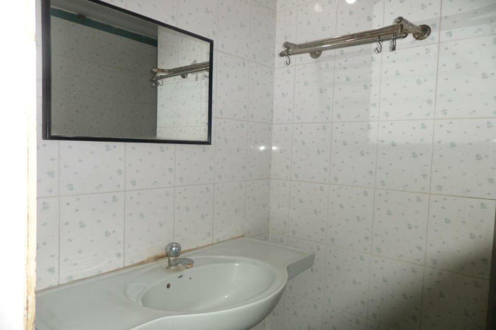 Солапур: Hotel Ambassador Executive