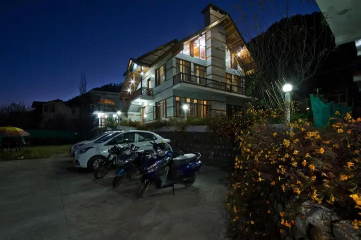 Манали: DevDhar Cottage