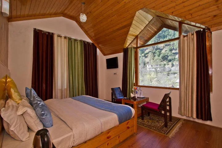Манали: DevDhar Cottage