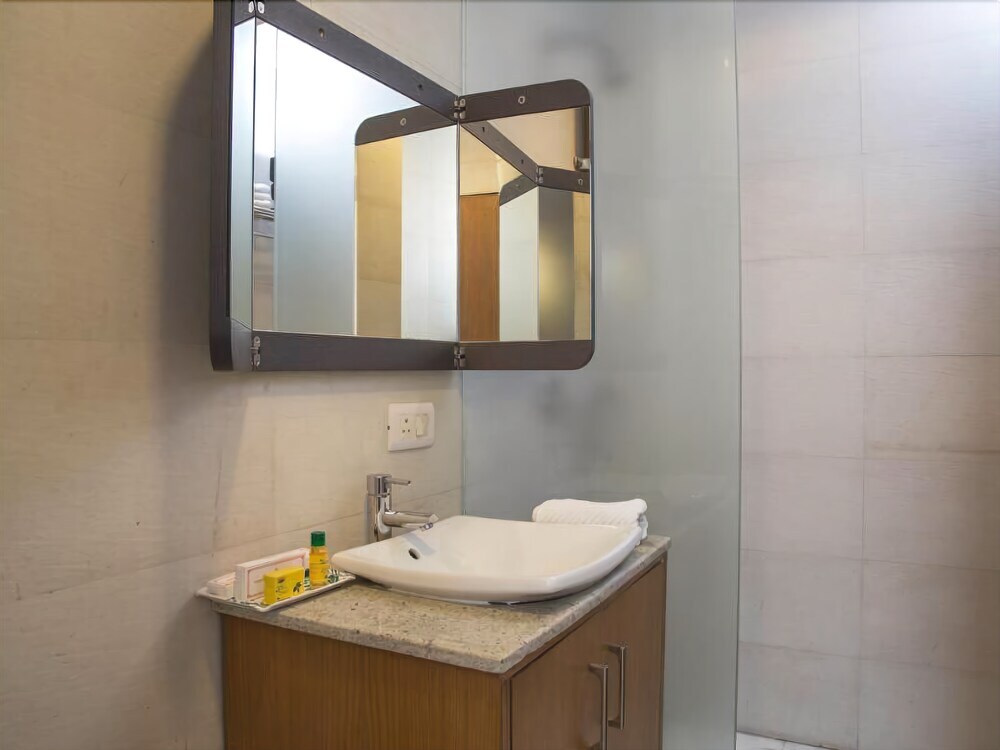 Гуруграм: Fabhotel First Star Golf Course Golf