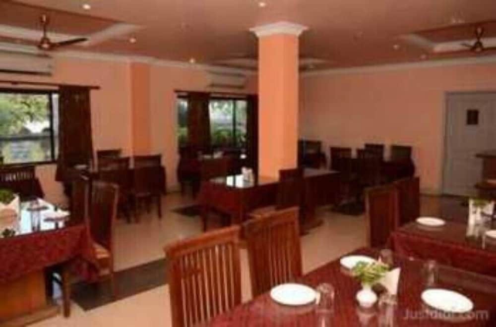 Пури: Hotel New Rockbay