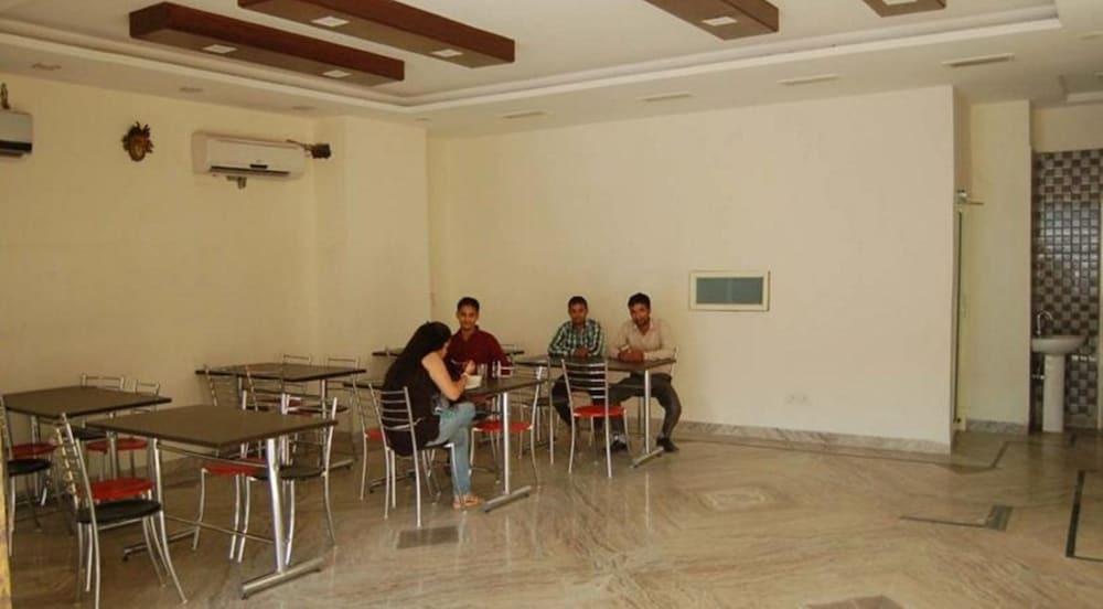 Чандигарх: Hotel Sangam Pacific