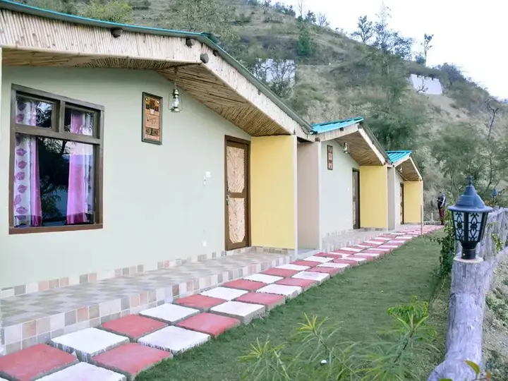 Техри: Astraal Spa And Resorts