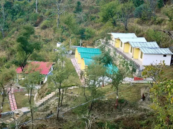 Техри: Astraal Spa And Resorts