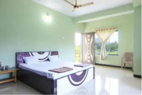 Киим: Nisarg Guest House