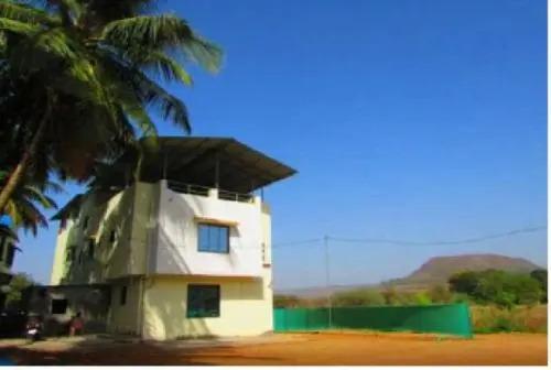 Киим: Nisarg Guest House