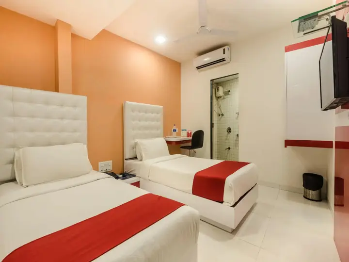 Мумбаи: OYO Hotel Blue Sea Near Chhatrapati Shivaji International Airport
