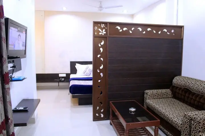 Райпур: Hotel Aarya Inn