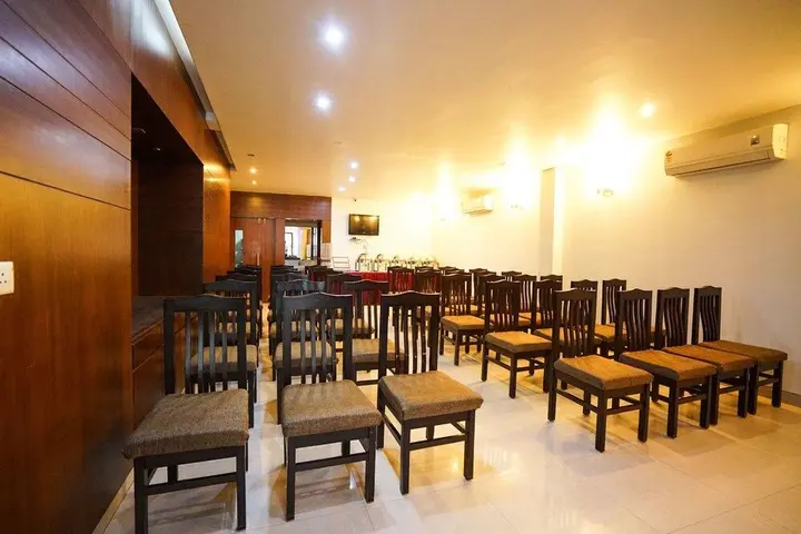 Райпур: Hotel Aarya Inn