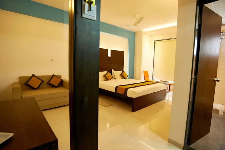Ширди: Hotel Golden View