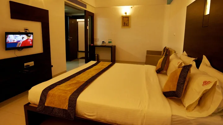 Ширди: Hotel Golden View