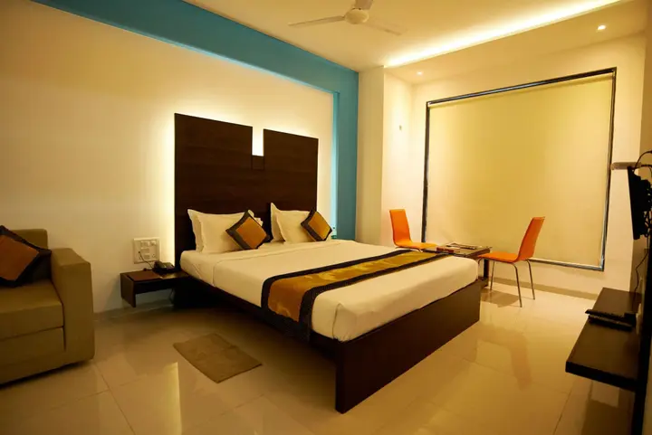 Ширди: Hotel Golden View