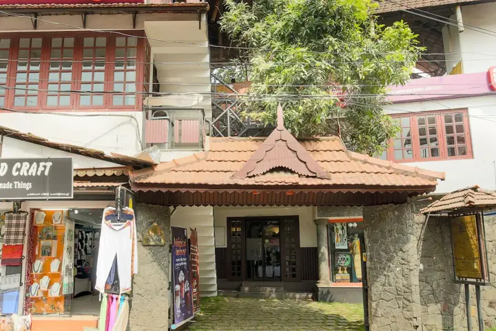 Коччи: Treebo House Of Yesudas