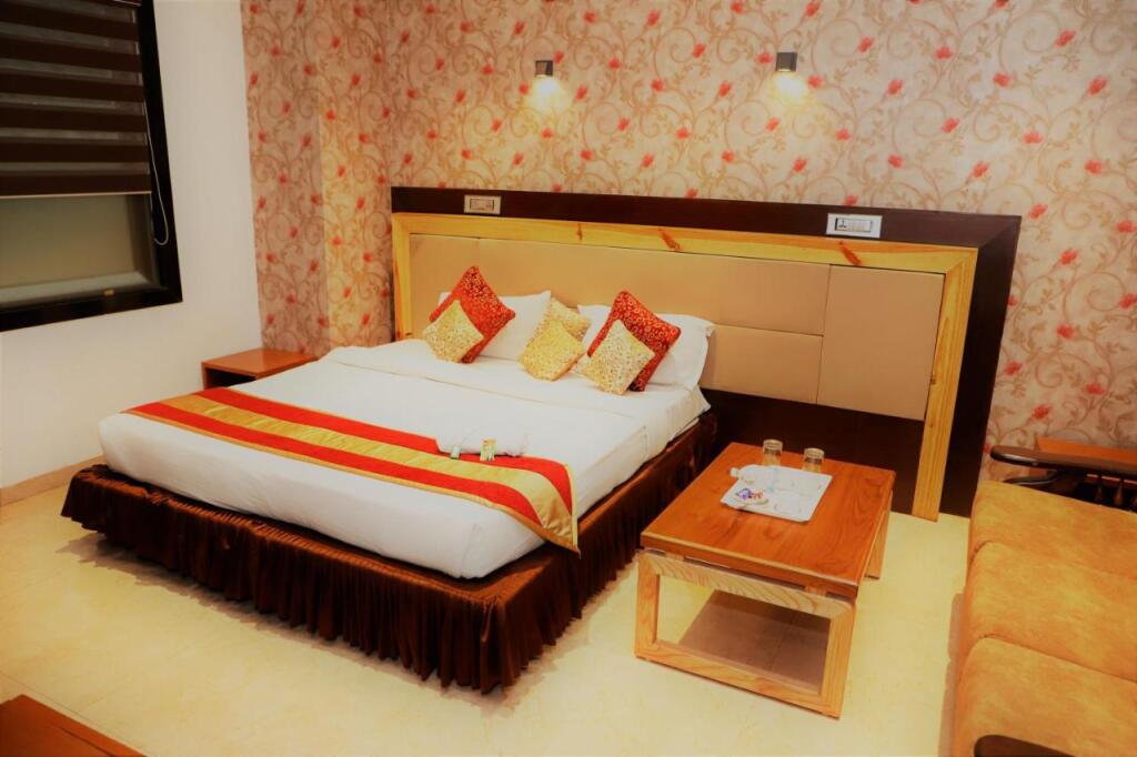 Индаур: The Ashoka Hotel