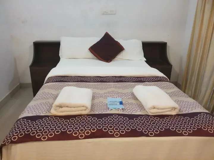 Кумараком: Saro Lake County Hotel