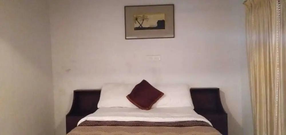 Кумараком: Saro Lake County Hotel
