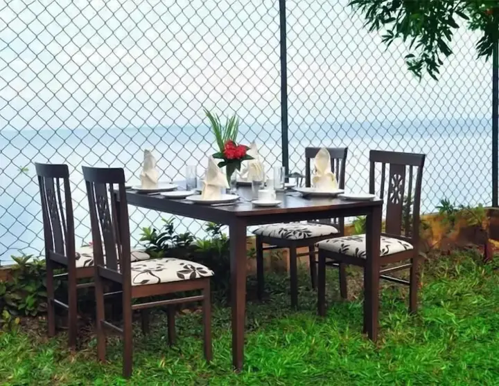 Кумараком: Saro Lake County Hotel