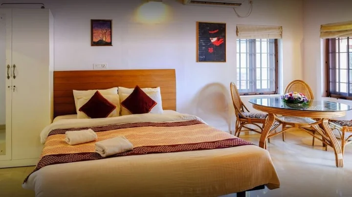 Кумараком: Saro Lake County Hotel
