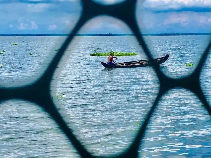 Кумараком: Saro Lake County Hotel