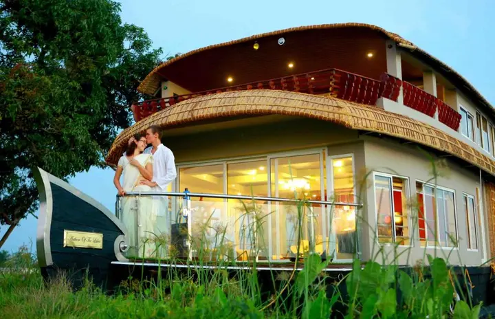 Аллеппи: Indiavacationz Houseboats