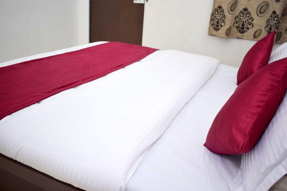 Сомнатх: Hotel Surbhi
