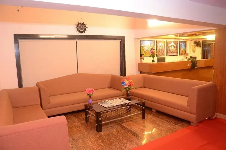 Сомнатх: Hotel Surbhi
